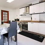 Atico A Tella Daire Moaña