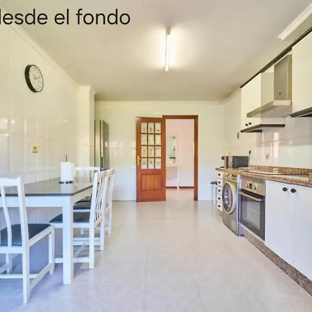 Atico A Tella 아파트 Moaña